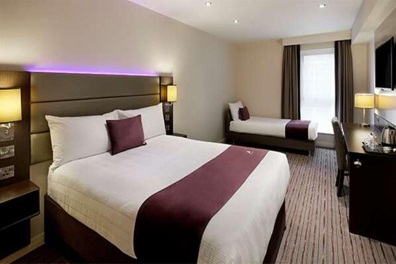 Premier Inn Milton Keynes Central Buitenkant foto